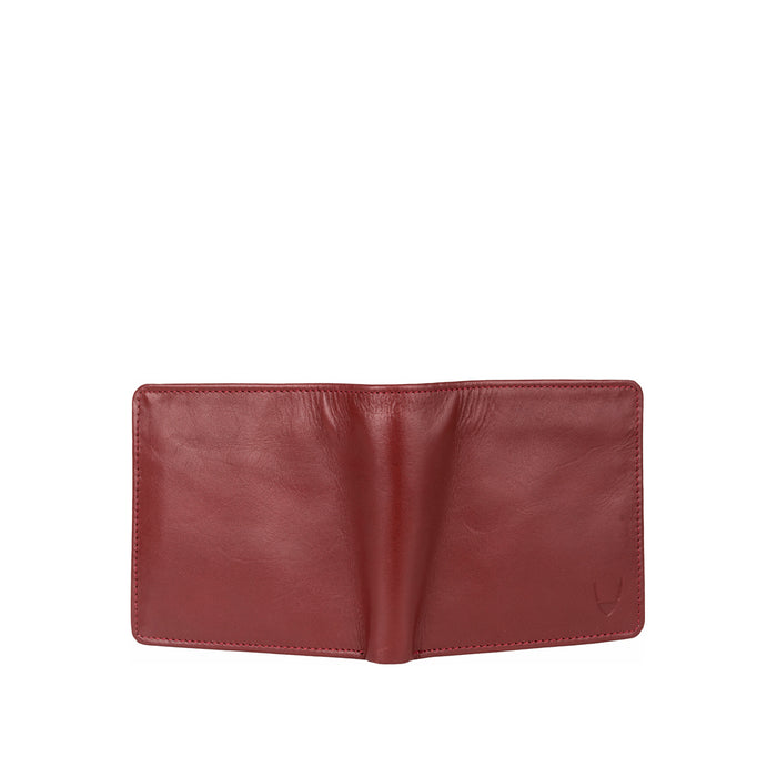 Men's brown leather bifold wallet with minimal design, premium quality and sleek everyday accessory