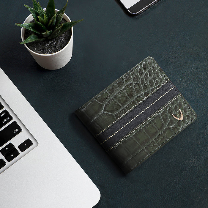 311-490 Sb Green Leather Bi-Fold Wallet