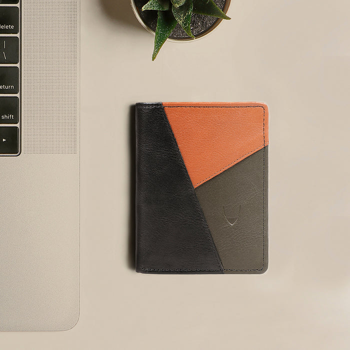 312-108 Tf  Black Leather Bi-Fold Wallet