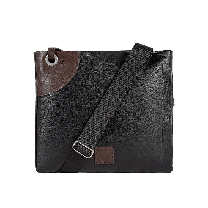 Akasaka 03 Black Leather Crossbody