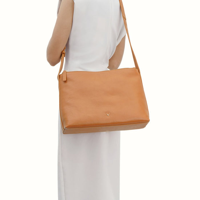 Akasaka 04 Honey Leather Shoulder Bag