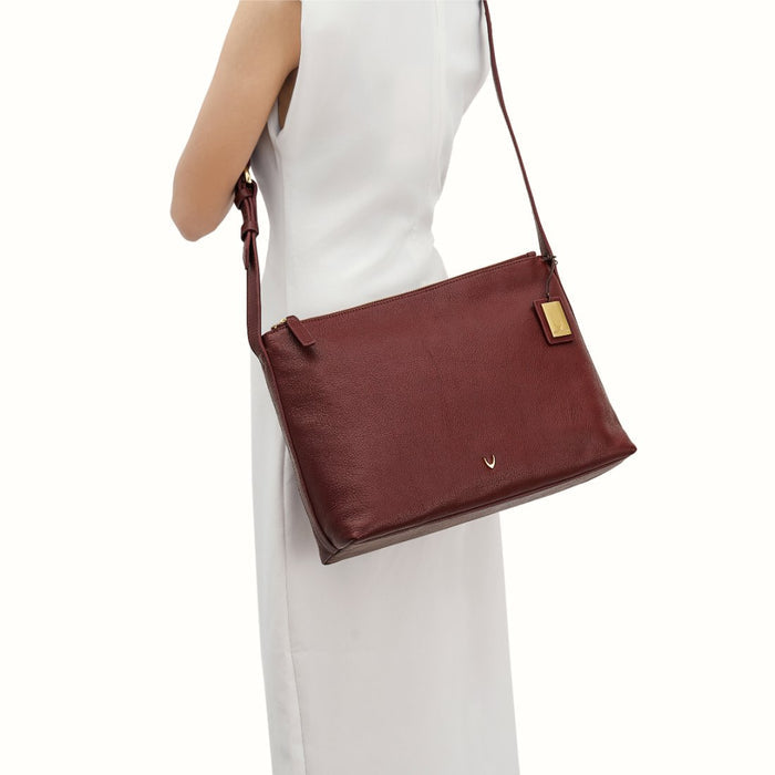 Akasaka 04 Marsala Leather Shoulder Bag