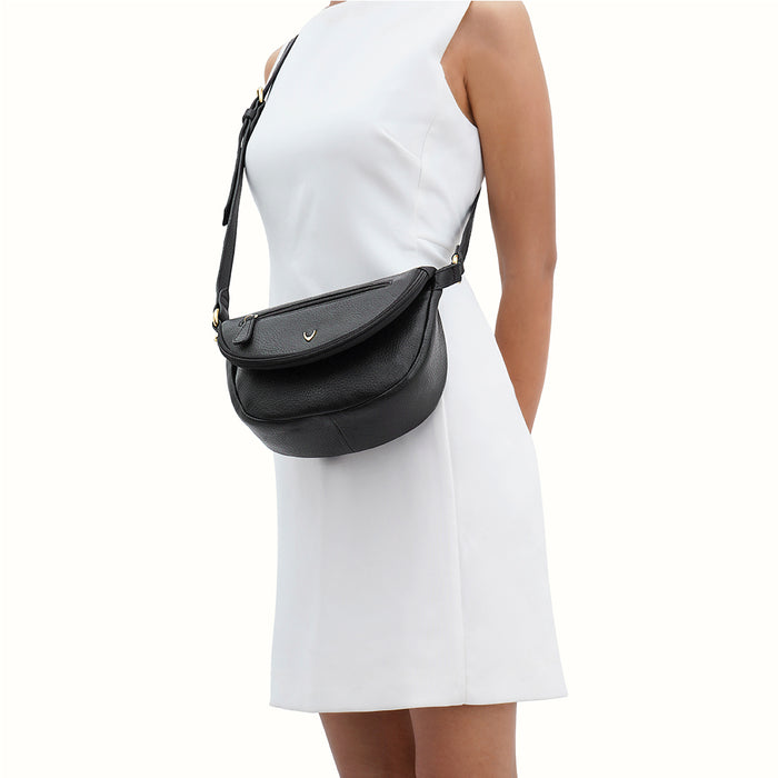 Akasaka 06 Black Leather Sling Bag