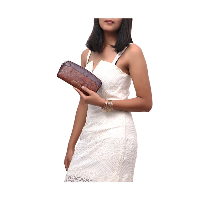 Camila Sb W1 Brown Leather Zip Around Wallet