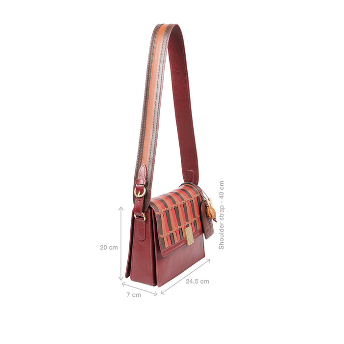 Conscious 02 M Leather Shoulder Bag