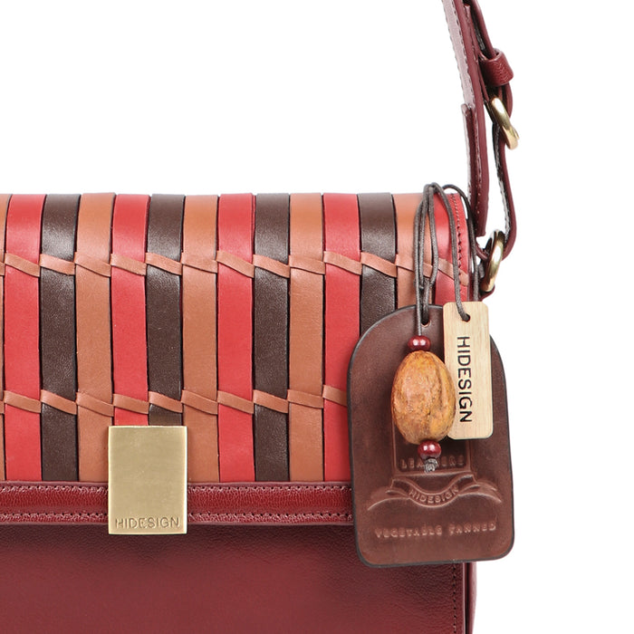 Conscious 02 M Leather Shoulder Bag