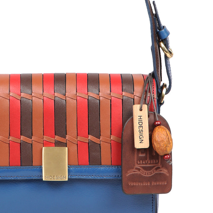 Conscious 02 M Leather Shoulder Bag