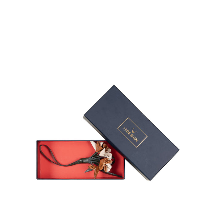 Cyra 01 Leather Flower Charm