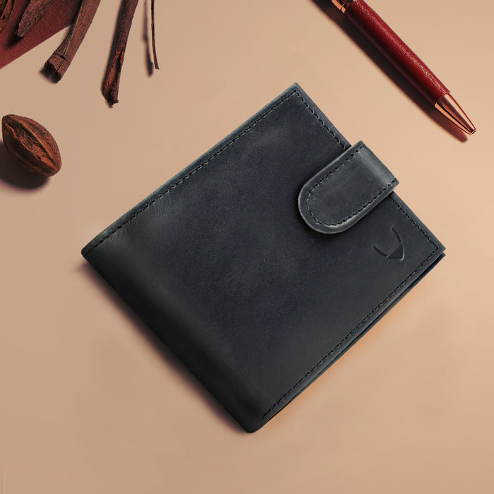 Ee 2020Sc  Black Leather Bi-Fold Wallet