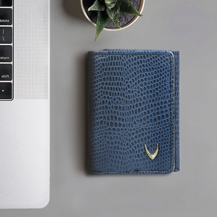 Ee 386-Tf  Blue Leather Trifold Wallet