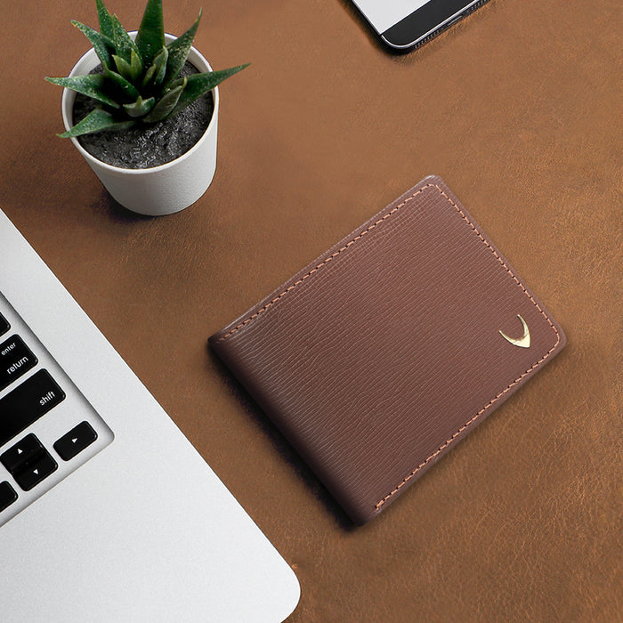 Ee 392-010  Brown Leather Bi-Fold Wallet