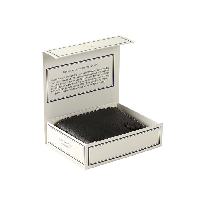 Ee 490-01  Black Leather Bi-Fold Wallet