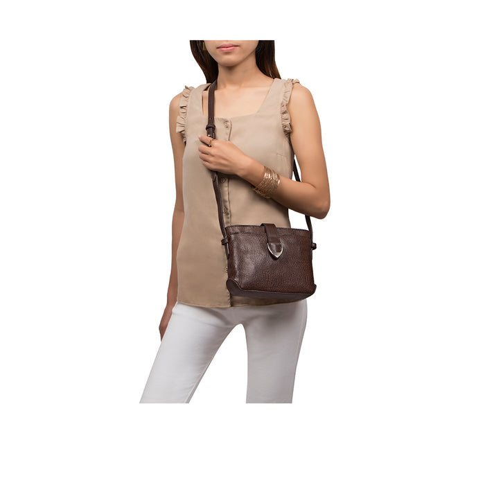 Ee Aurora 03 Brown Leather Sling Bag