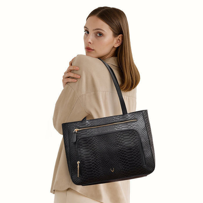 Ee Katniss 02 Black Leather Shoulder Bag