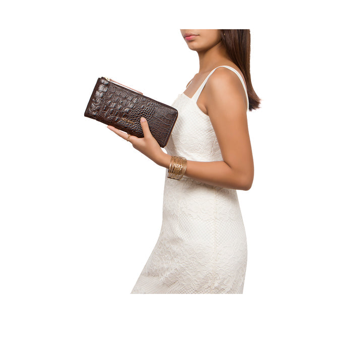 Ee Maple W1-M Brown Leather Zip Around Wallet