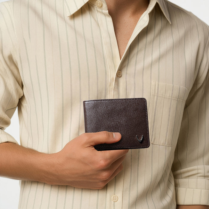 Ee Myw-01A  Brown Leather Bi-Fold Wallet