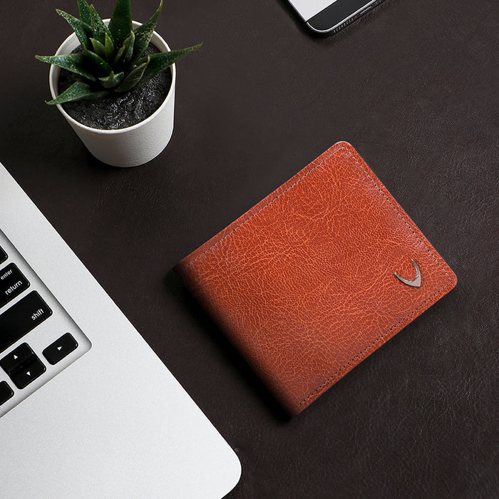 Ee Myw-01A  Tan Leather Bi-Fold Wallet