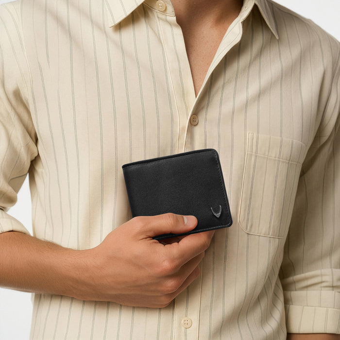 Ee Myw-02A  Black Leather Bi-Fold Wallet