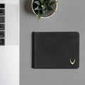 Ee Myw-05A  Black Leather Bi-Fold Wallet