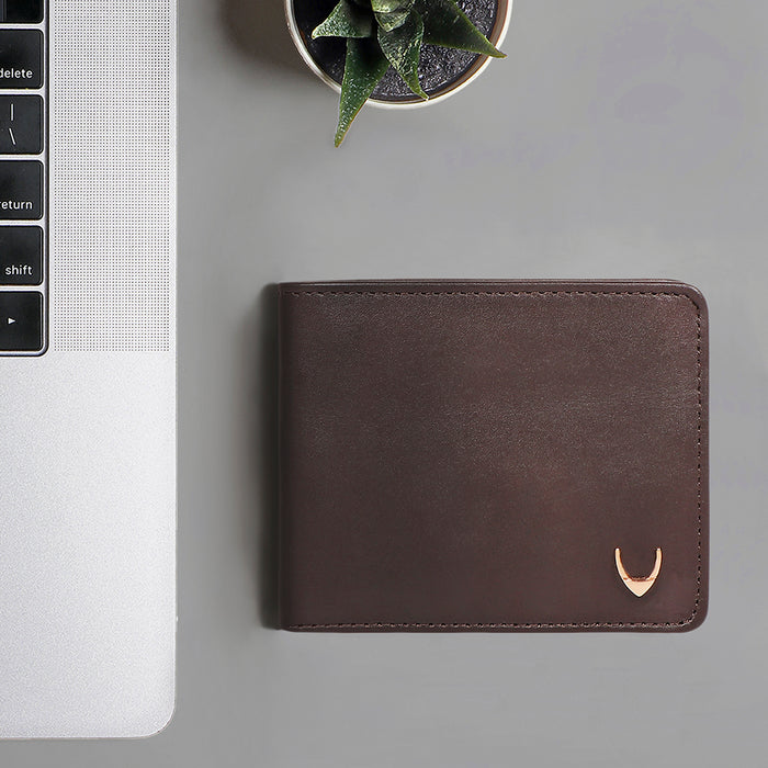 Ee Myw-05A  Brown Leather Bi-Fold Wallet