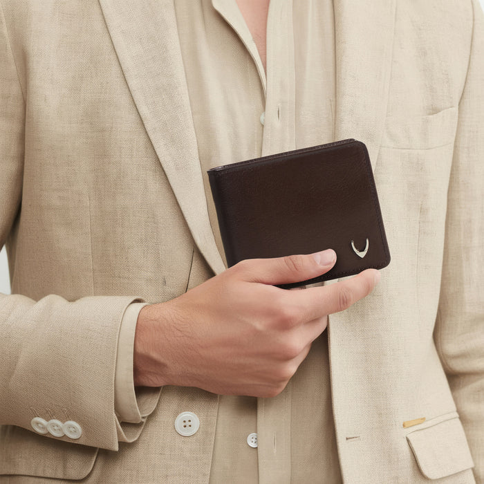 Ee Myw-05A  Brown Leather Bi-Fold Wallet