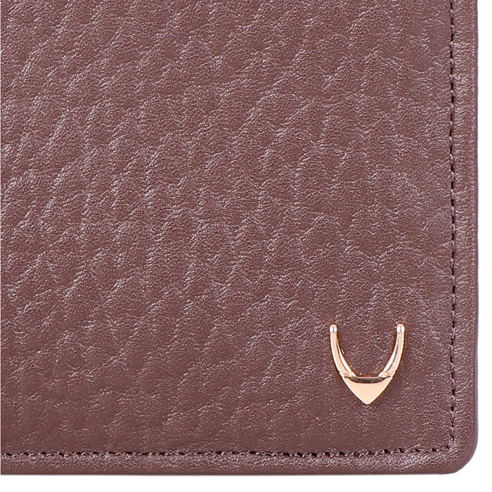 Ee Myw-05A  Brown Leather Bi-Fold Wallet