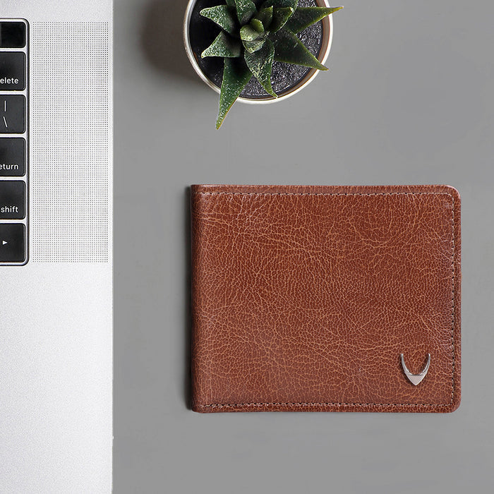 Ee Myw-05A  Tan Leather Bi-Fold Wallet