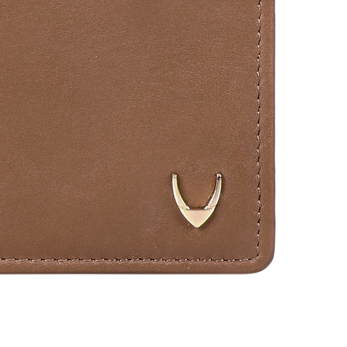 Ee Myw-05A  Tan Leather Bi-Fold Wallet