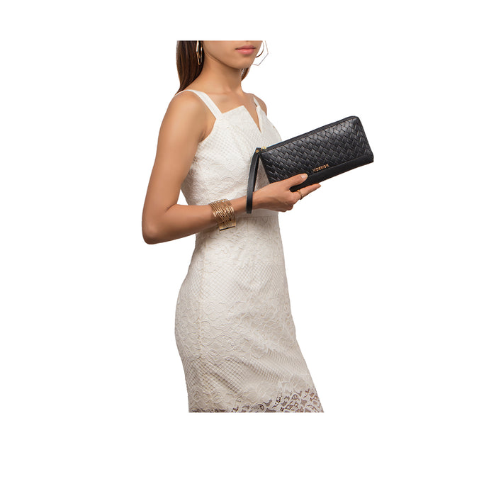 Ee Spruce W3-M Black Leather Zip Around Wallet