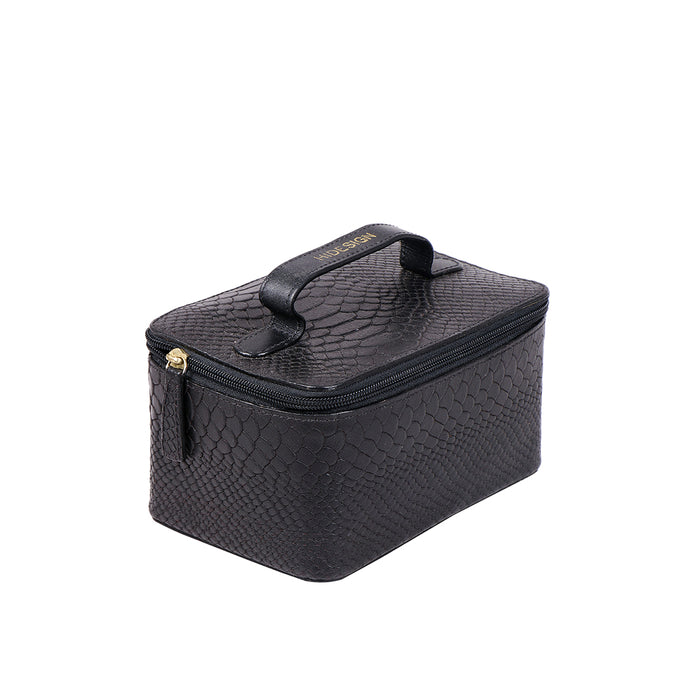 Eve 01 Black Leather Wash Bag
