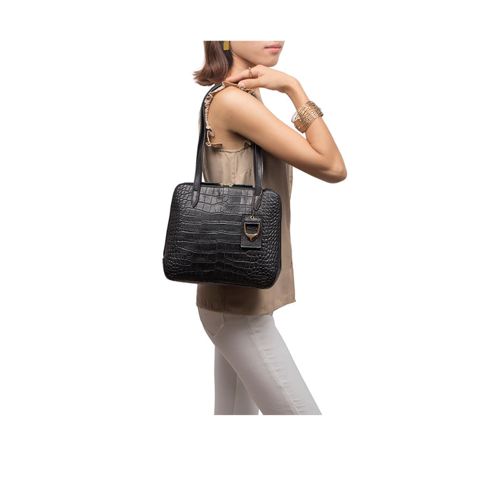 Fl Cindy Black Leather Shoulder Bag