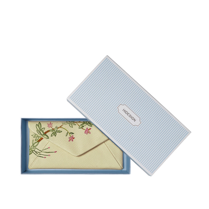 Garden W1 White Leather Clutch Wallet