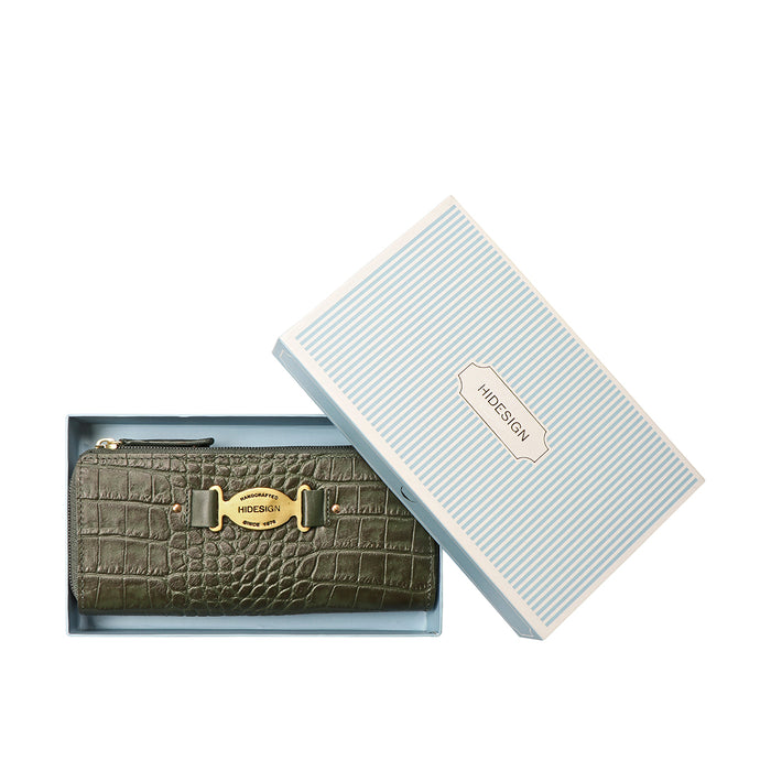 Jewel W2 Green Leather Zip Around Wallet
