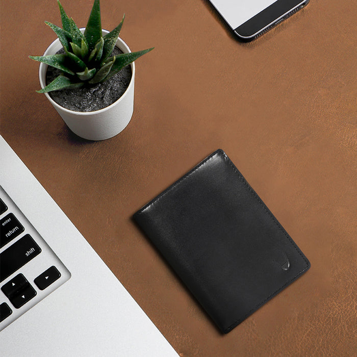 L108 N  Black Leather Bi-Fold Wallet