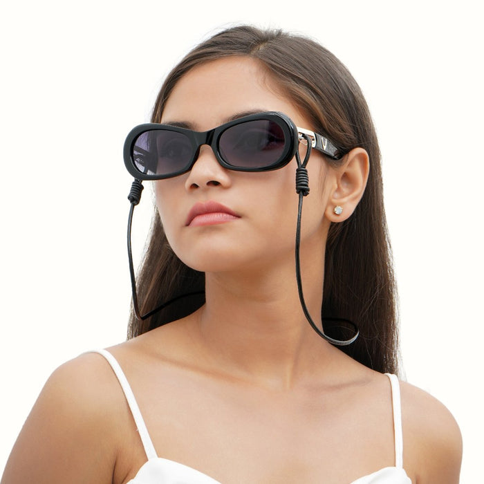 Laguna Women's Black Retro Oval Sunglasses