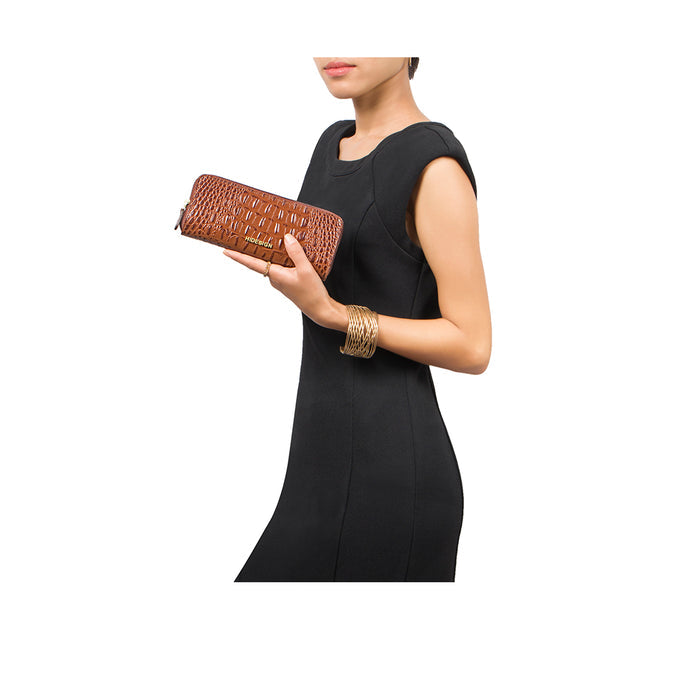 Mackenziew2 Sb Tan Leather Zip Around Wallet
