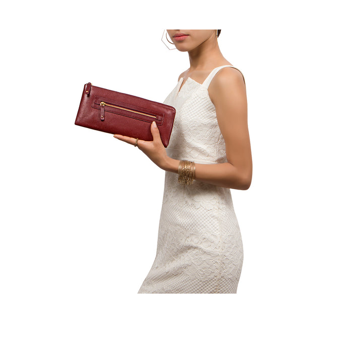 Maine W3 Red Leather Zip Around Wallet