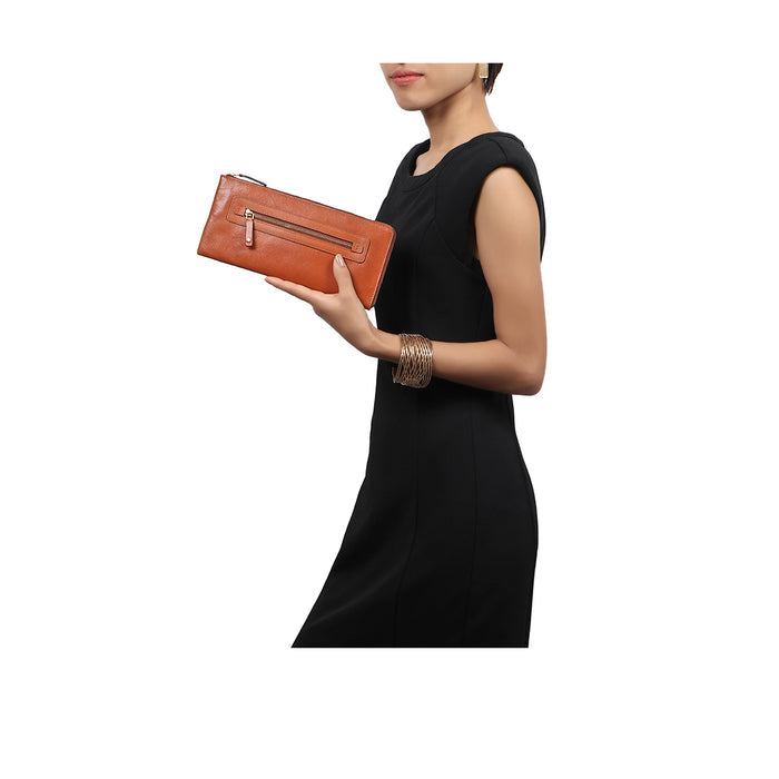Maine W3 Tan Leather Zip Around Wallet