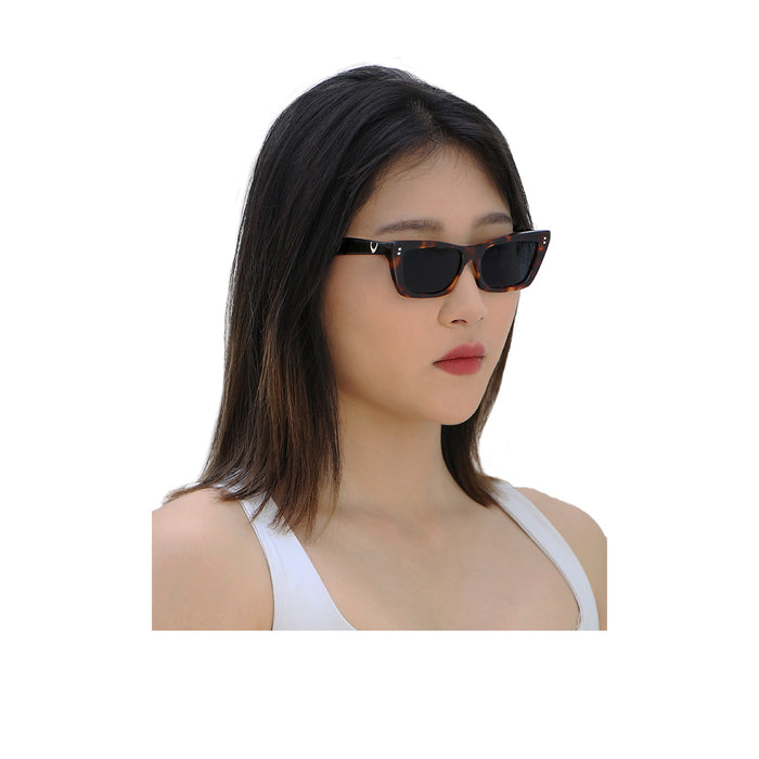 Maui Women's Brown Wayfarer Sunglasses