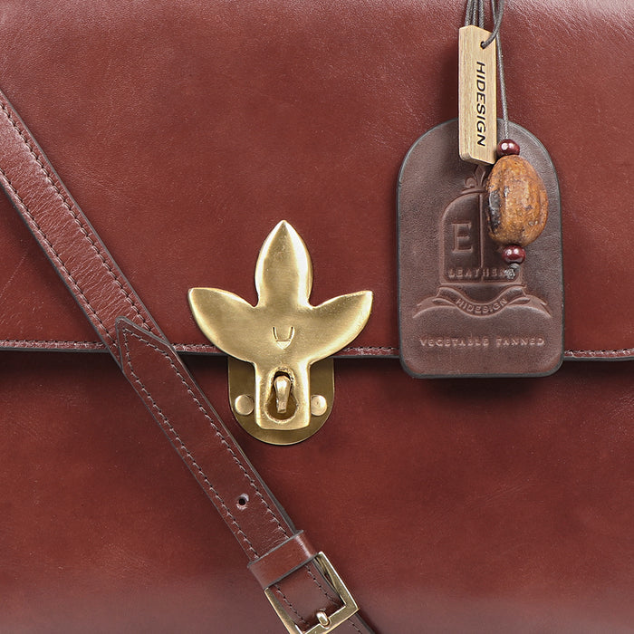 Nurture 02 L Leather Briefcase