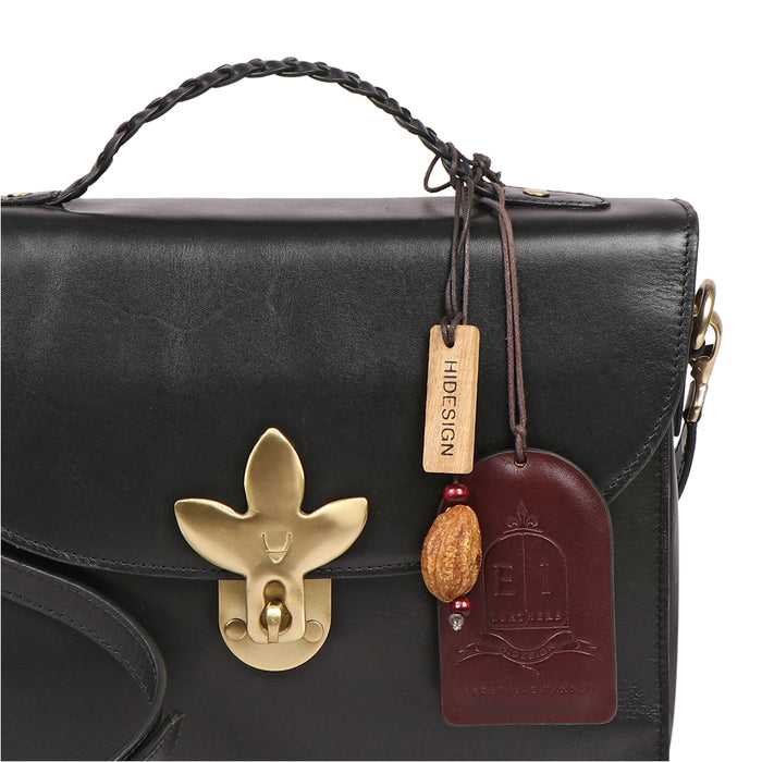 Nurture 03 M Leather Shoulder Bag