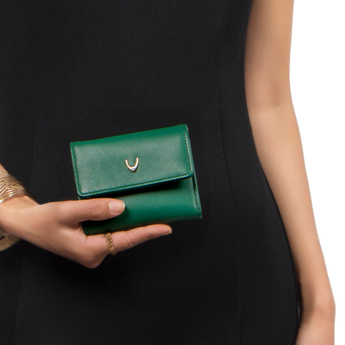 Oona W2 Green Leather Trifold Wallet