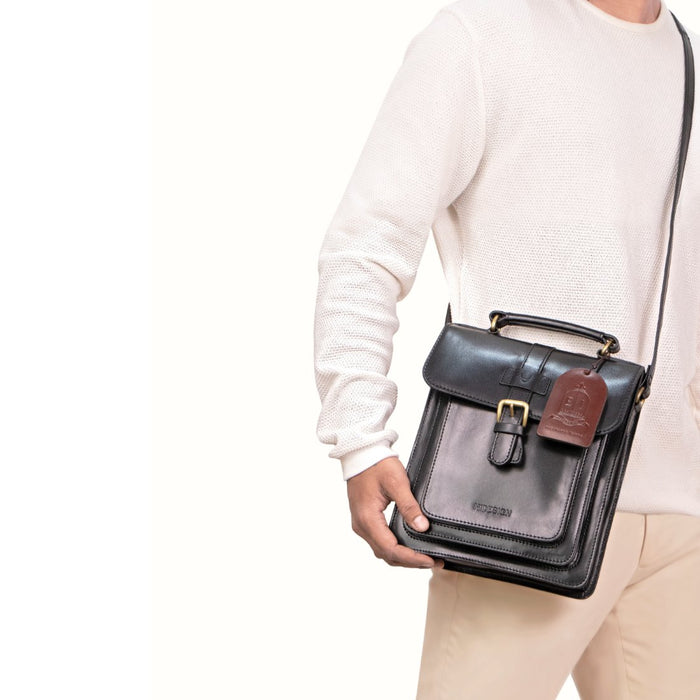 Sustain - 04 Black Leather  Crossbody