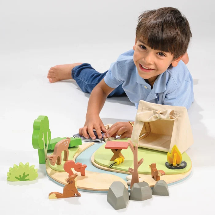 Tender Leaf Toys - Wildlife Camping Play Set