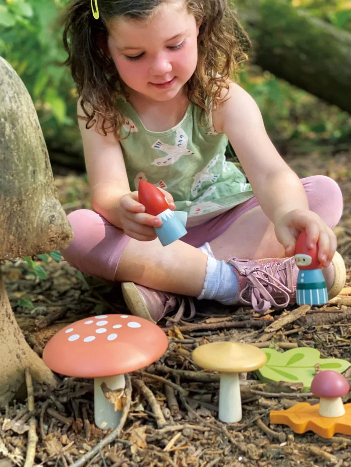 Tender Leaf Toys - Woodlands Gnome Family