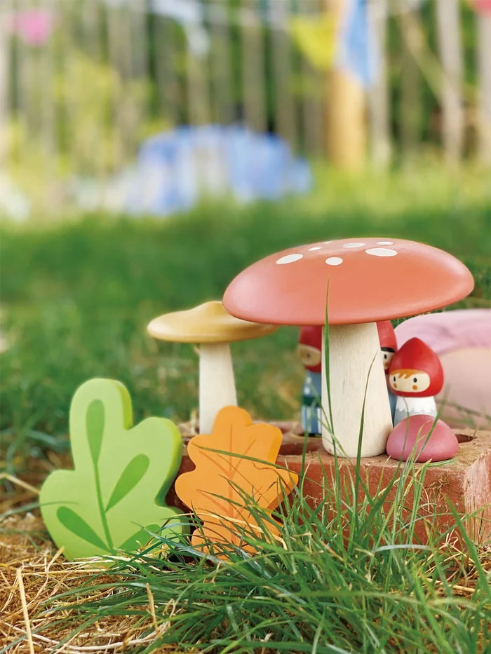 Tender Leaf Toys - Woodlands Gnome Family