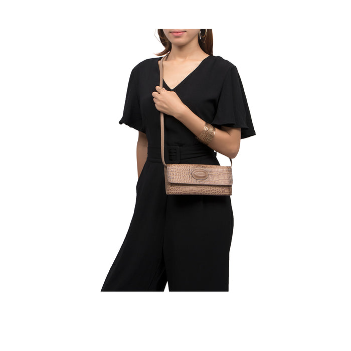 Valencia W3 Nude Leather Sling Wallet
